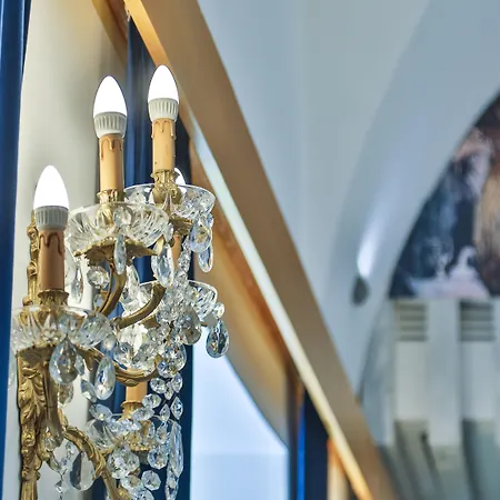 Casual Belle Epoque Hotel 4*