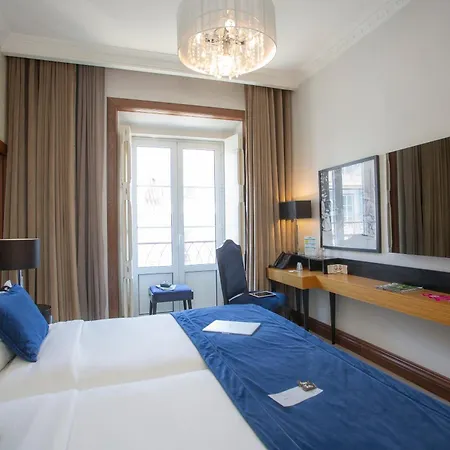 Casual Belle Epoque Hotel 4*