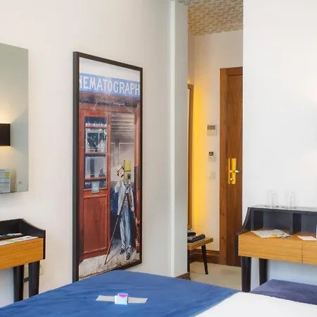 Casual Belle Epoque Hotel