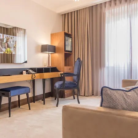 Casual Belle Epoque Hotel