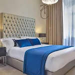 Casual Belle Epoque Hotel