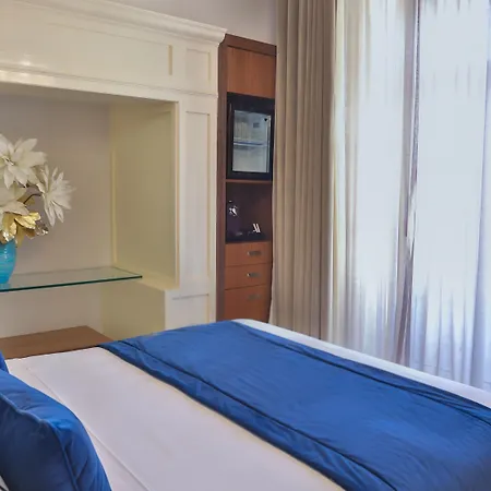 Casual Belle Epoque Hotel 4*